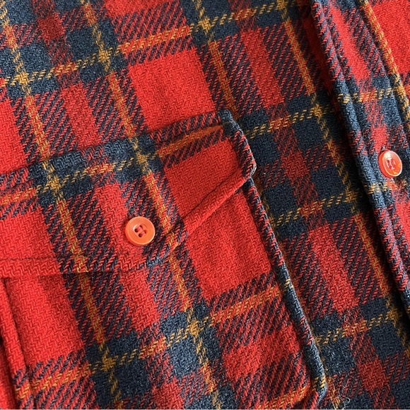 Pendleton Plaid Button Up - Picture 6 of 8